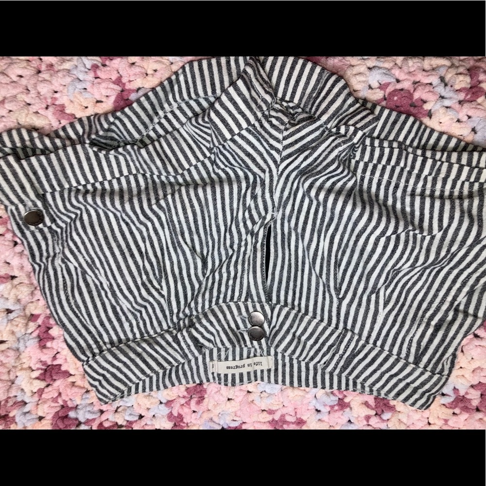 Stripped shorts
